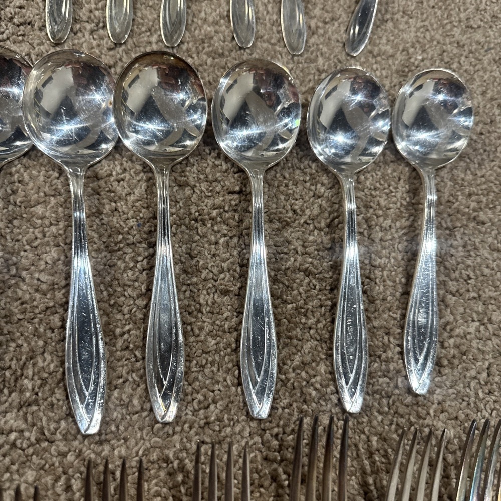 1847 Rogers Bros Silhouette Flatware Silverware Fork Spoon Soup Service For 8 - Picture 6 of 9